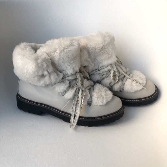 New cream/ivory faux fur boots / snow boots - Picture 2 of 4